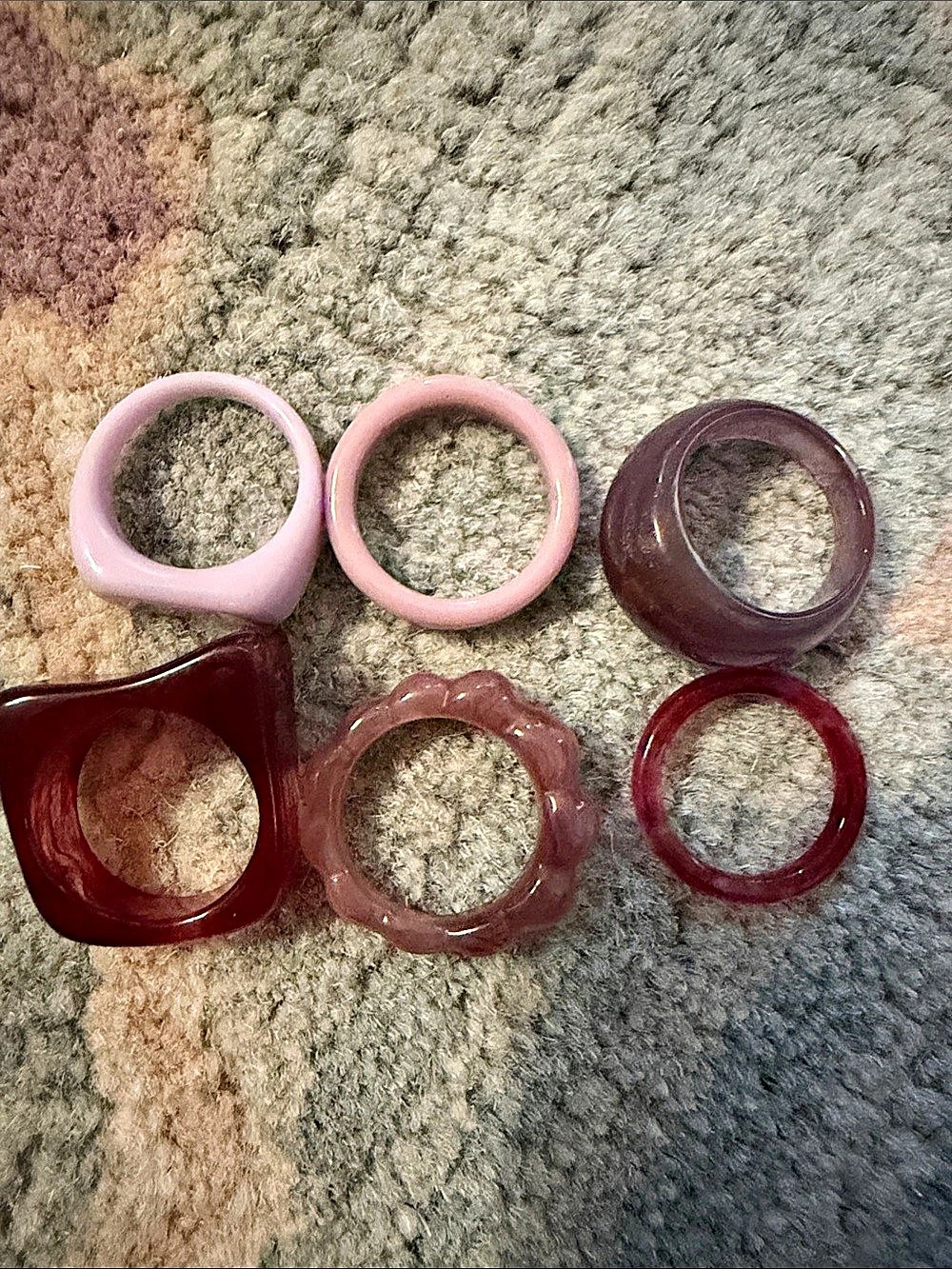 18 Assorted Resin Rings - Picture 2 of 4